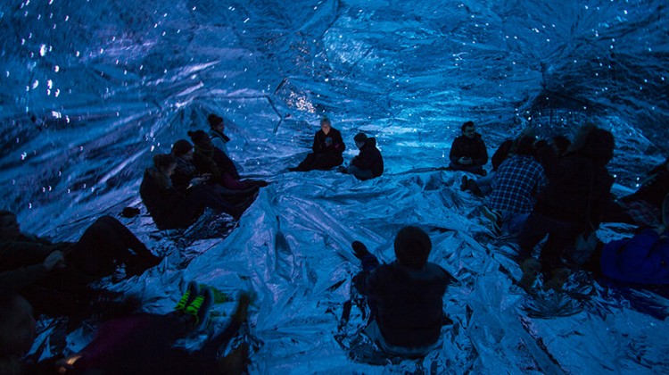 loop.ph-constructs-the-cosmos-within-inflatable-infinity-space-designboom-04