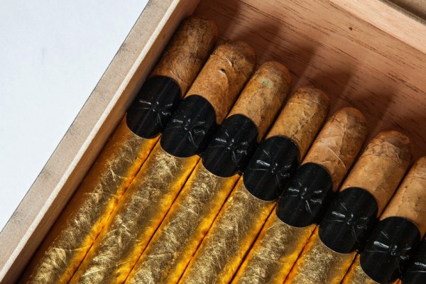 black-tie-gold-cigar-31-600x400
